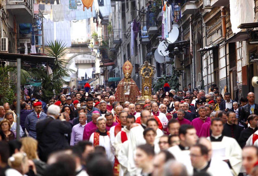 san_gennaro_preghiera_calcio_napoli_2013